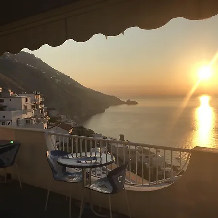 Hotel Holiday برايانو