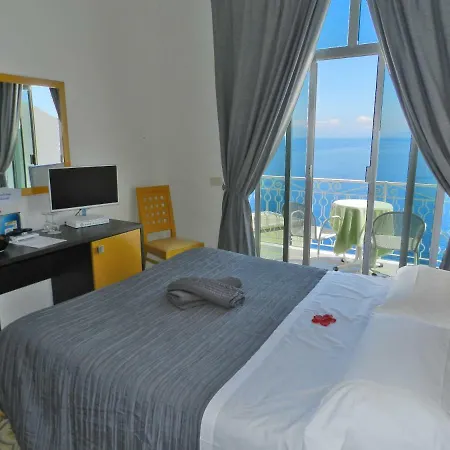 Hotel Holiday Otel 3*