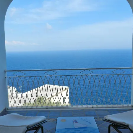 Hotel Holiday فندق
