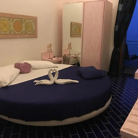 Hotel Holiday Hotel