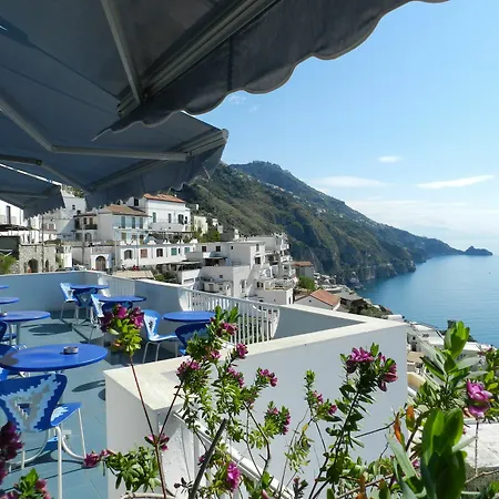 Hotel Holiday 3*