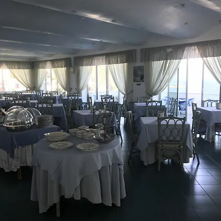 Hotel Holiday Hotel 3*