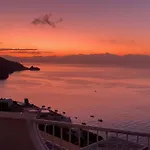 Hotel Holiday برايانو