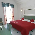 Hotel Holiday