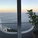 Hotel Holiday فندق