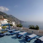 Hotel Holiday 3*