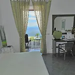 فندق Hotel Holiday 3*