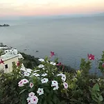 Hotel Holiday برايانو