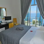 Hotel Holiday فندق 3*