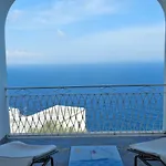 Hotel Holiday فندق
