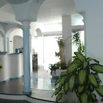 Hotel Holiday فندق