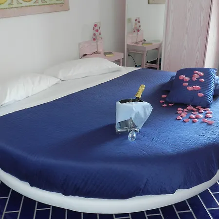 Hotel Holiday 3*