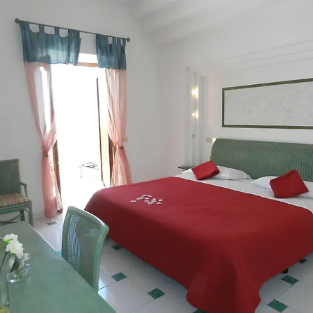 Hotel Holiday