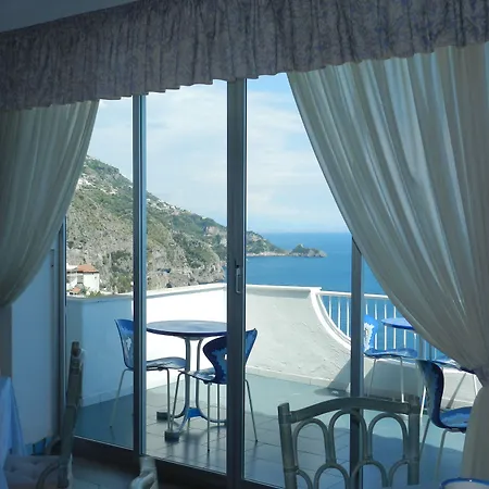 Hotel Holiday 3*