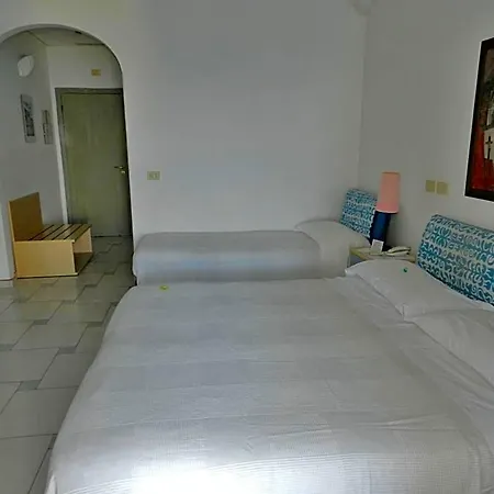 Hotel Holiday 3* Praiano