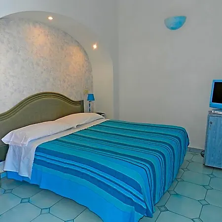 Hotel Holiday 3*