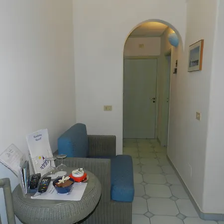 Hotel Holiday 3*