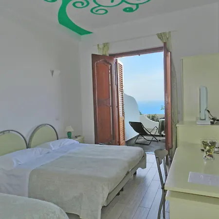 Hotel Holiday 3*