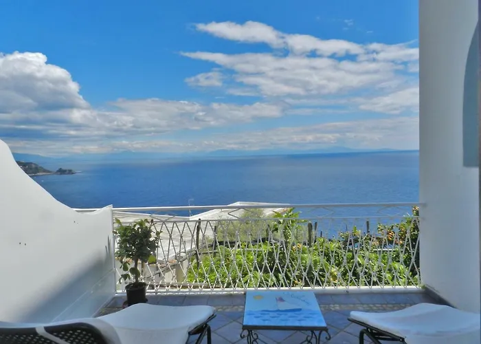 Hotel Holiday Ξενοδοχείο Praiano